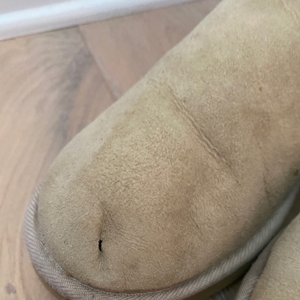 UGG Short Boot - Picture 7 of 7